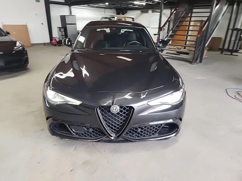 Alfa Romeo Giulia * Quadrifoglio * 8ZF* АВТО КРЕДИТ, снимка 2 - Автомобили и джипове - 49438404