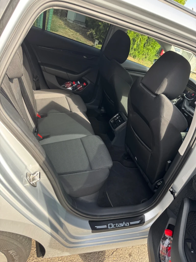 Skoda Octavia, снимка 15 - Автомобили и джипове - 51838532