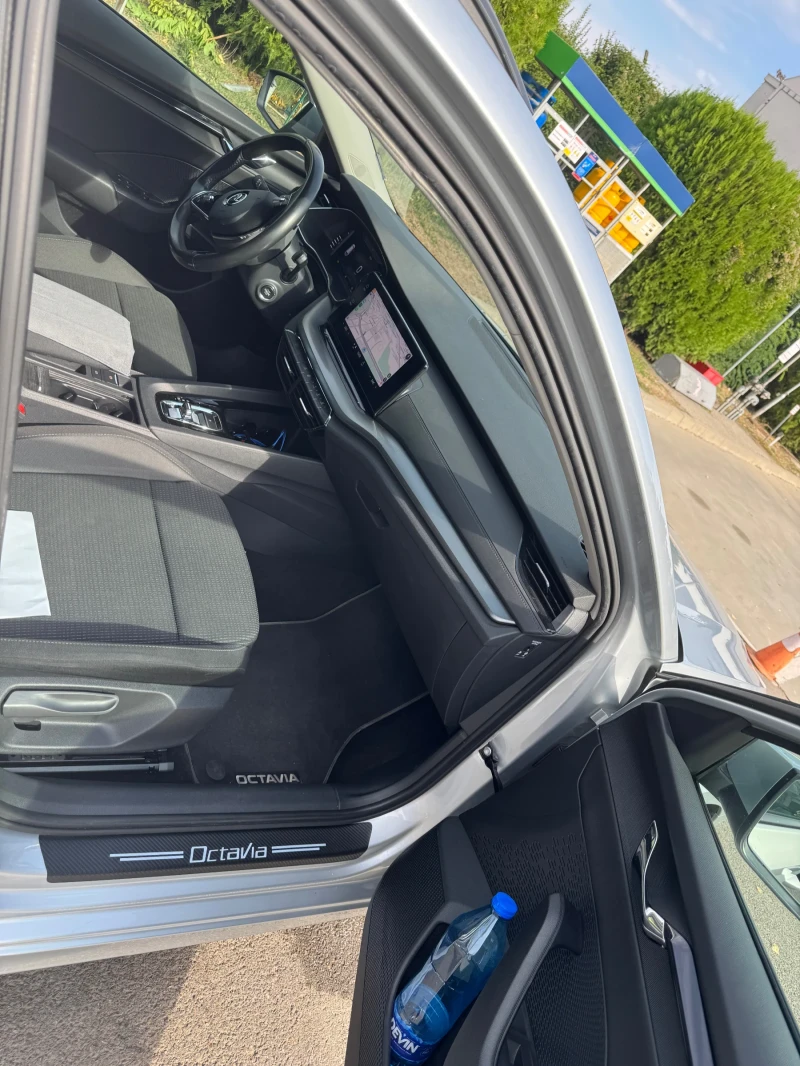 Skoda Octavia, снимка 14 - Автомобили и джипове - 51838532