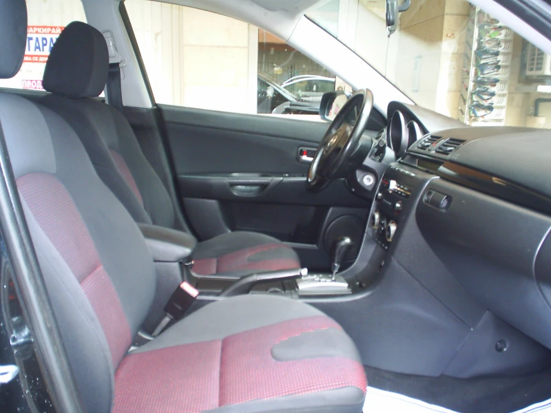 Mazda 3 1.6 16V Automat, снимка 11 - Автомобили и джипове - 53213105