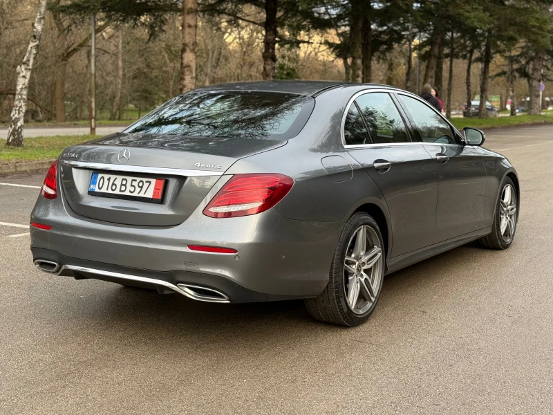 Mercedes-Benz E 220 4MATIC* AMG-LINE* DIGITAL* 9G* FULL, снимка 4 - Автомобили и джипове - 53262810