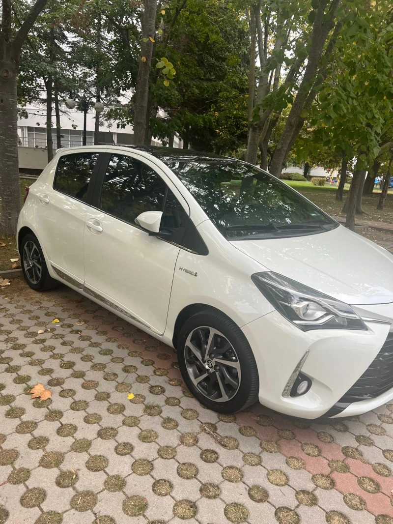 Toyota Yaris 1.5 P HYBRID 5D CHIC / SOL, снимка 2 - Автомобили и джипове - 53303935