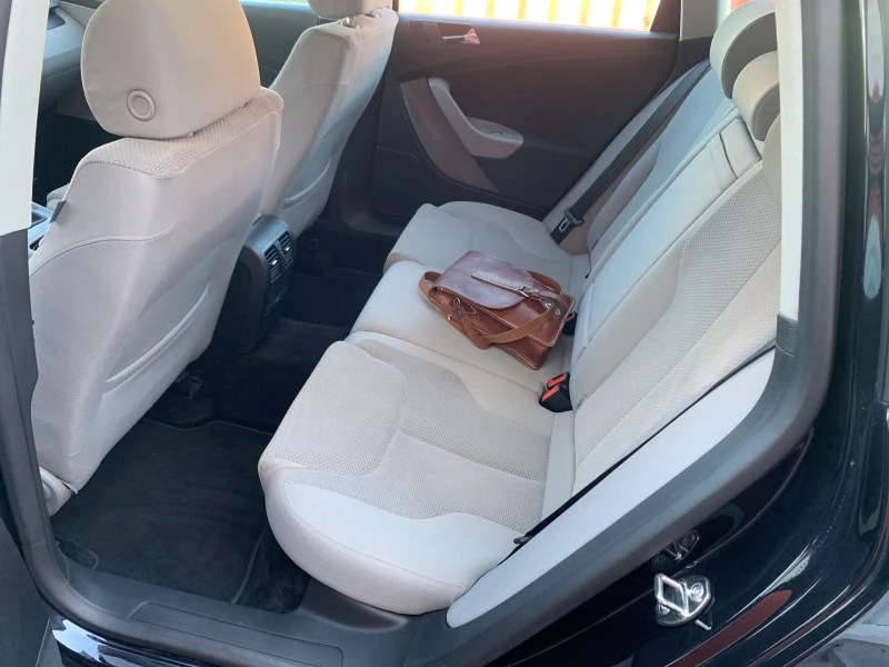 VW Passat УНИКАТ чисто нов, снимка 10 - Автомобили и джипове - 53470156