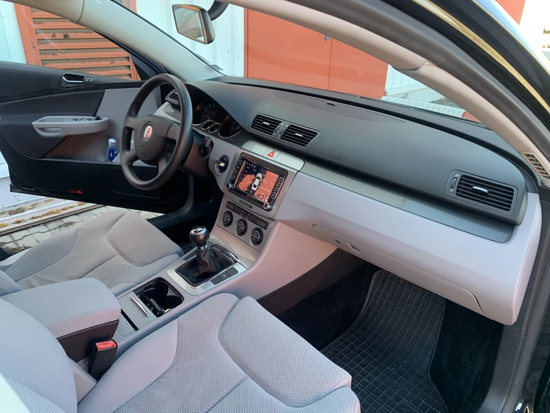 VW Passat УНИКАТ чисто нов, снимка 8 - Автомобили и джипове - 53470156