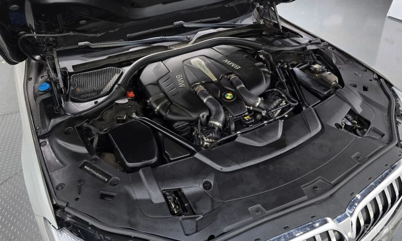 BMW 750, снимка 6 - Автомобили и джипове - 53514380