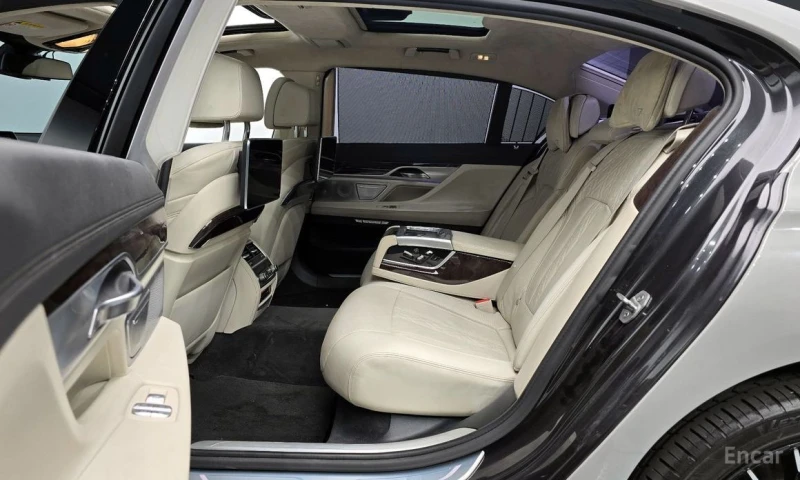 BMW 750, снимка 12 - Автомобили и джипове - 53514380