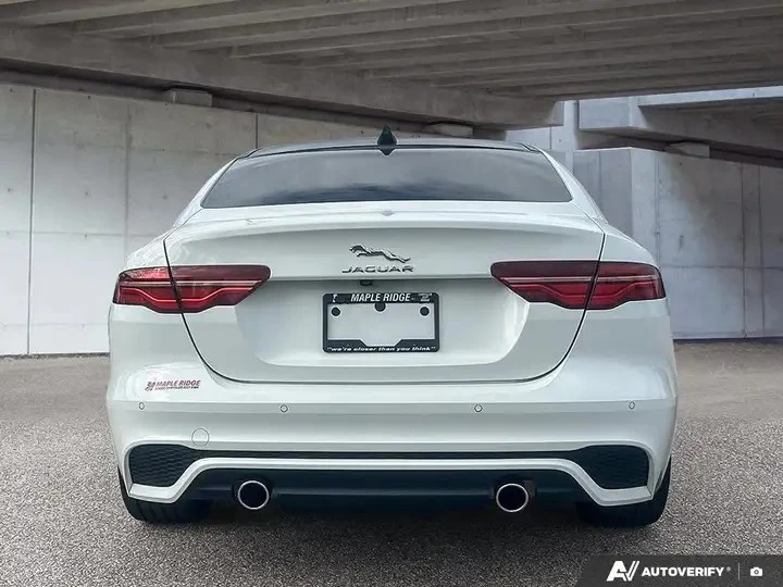 Jaguar XE Automatic, снимка 6 - Автомобили и джипове - 56010768