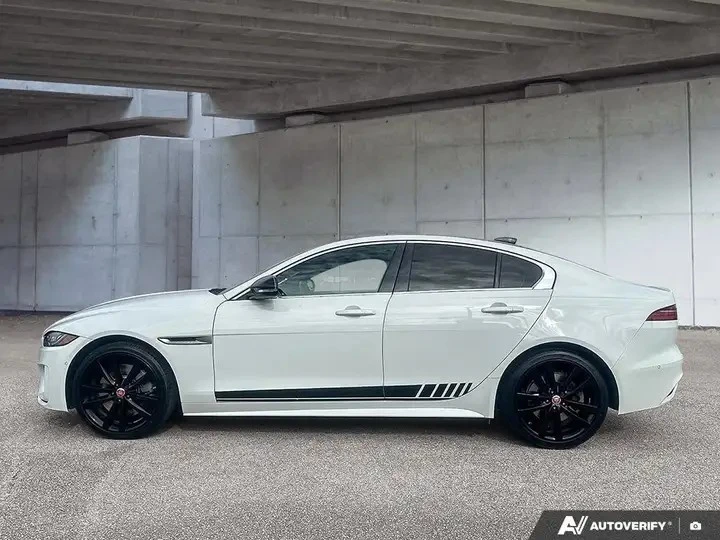 Jaguar XE Automatic, снимка 4 - Автомобили и джипове - 56010768