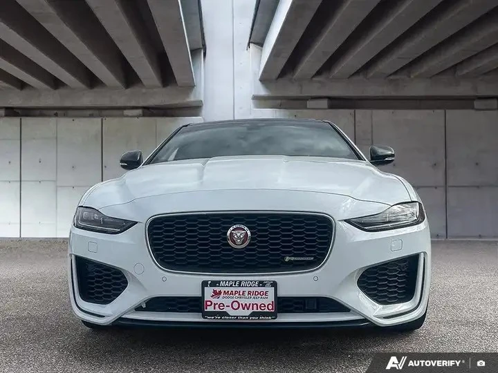 Jaguar XE Automatic, снимка 2 - Автомобили и джипове - 56010768
