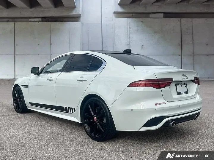 Jaguar XE Automatic, снимка 5 - Автомобили и джипове - 56010768