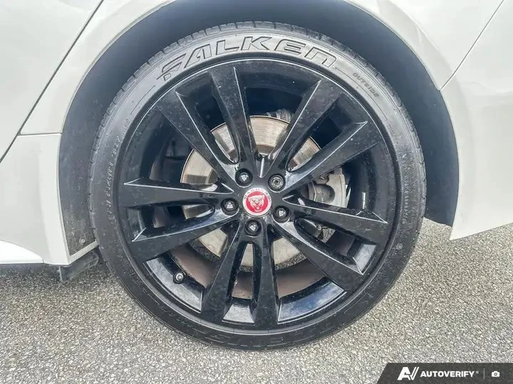 Jaguar XE Automatic, снимка 7 - Автомобили и джипове - 56010768