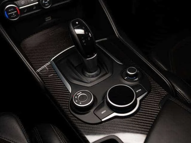 Alfa Romeo Giulia 2.9 V6 Bi Turbo QUADRIFOGLIO | CARBON TRIM  CARFAX | Mobile.bg � ����������� 15