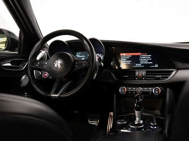 Alfa Romeo Giulia 2.9 V6 Bi Turbo QUADRIFOGLIO | CARBON TRIM  CARFAX | Mobile.bg � ����������� 12
