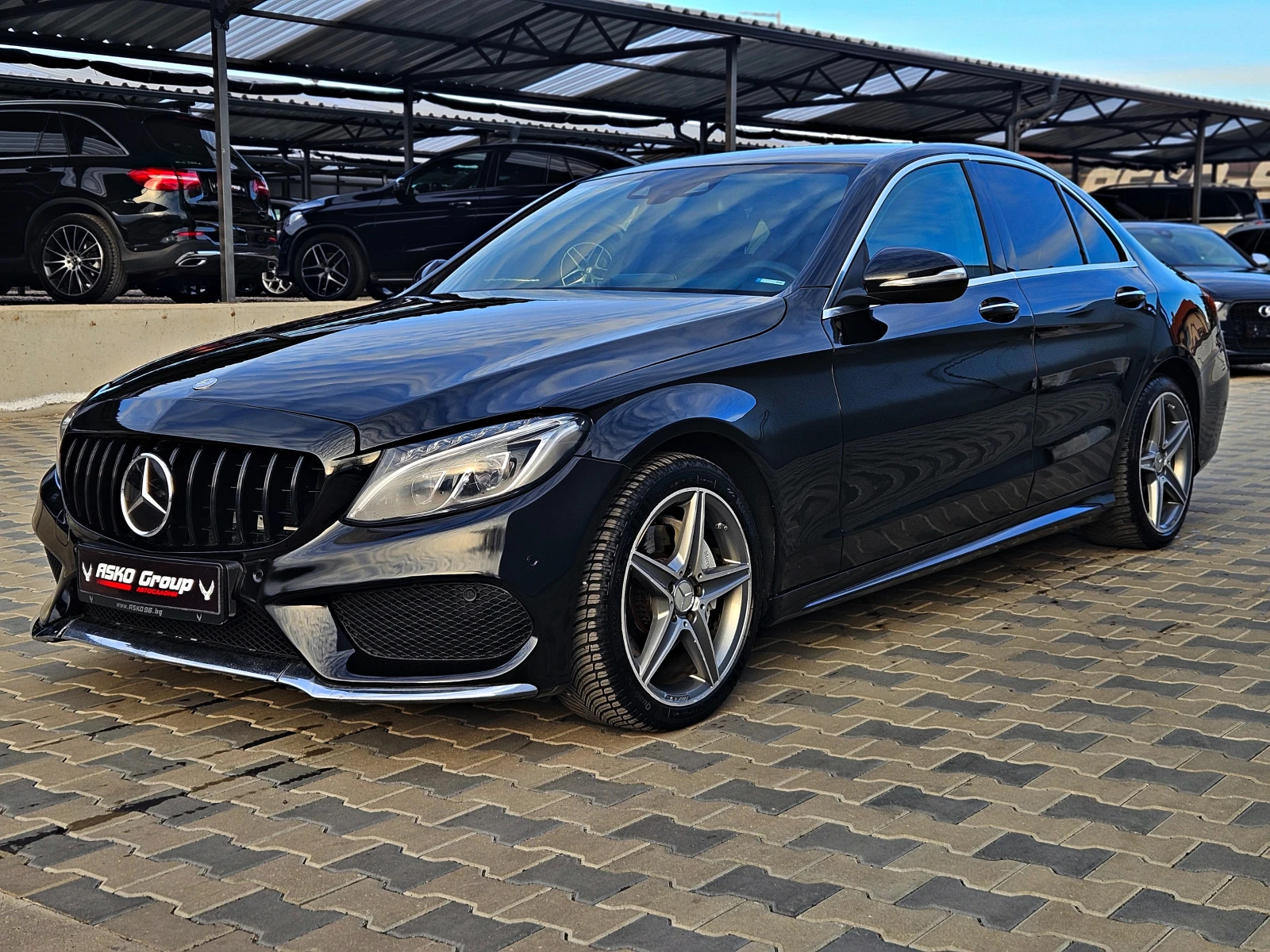 Mercedes-Benz C 220 ! AMG/DISTR/HEAD UP/BURMESTER/ПОДГРЕВ/AMBIENT/LIZI | Mobile.bg — изображение 1