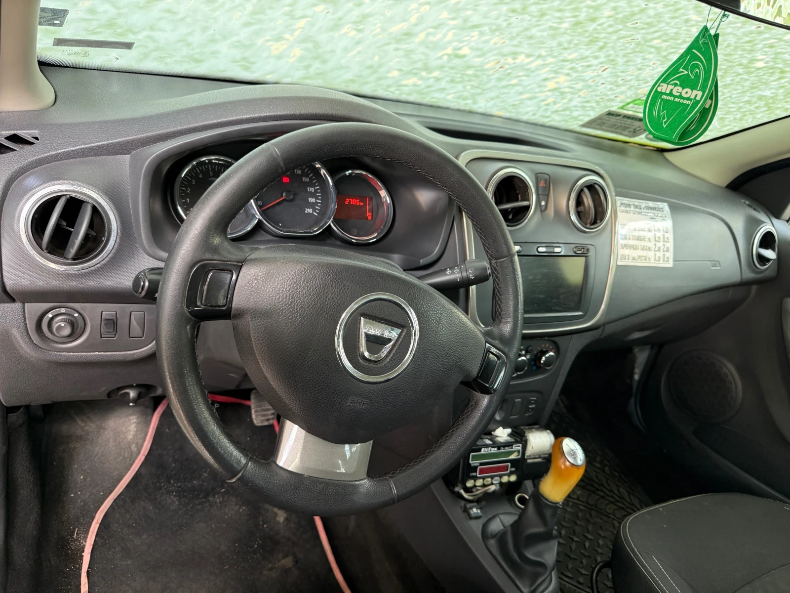 Dacia Logan 1.2 75к.с - изображение 7