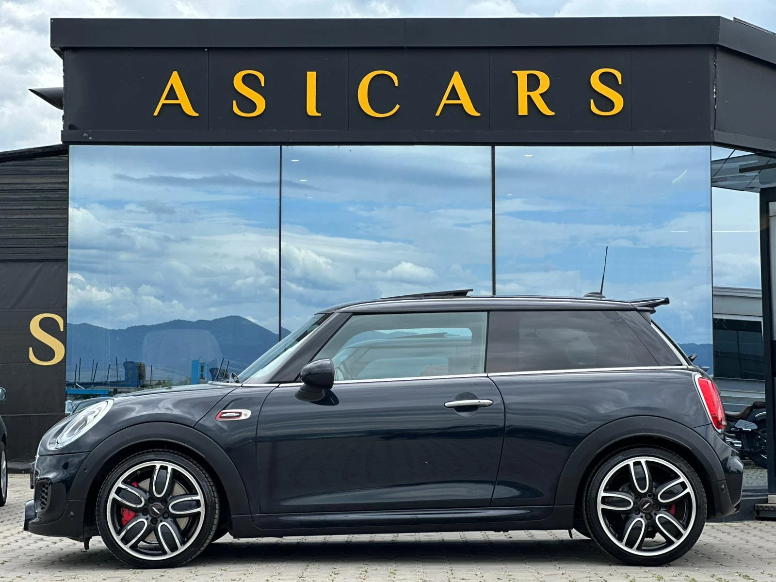 Mini John Cooper Works / 2.0I / TURBO / AUTOMAT / EURO 6 / TOP / - изображение 2