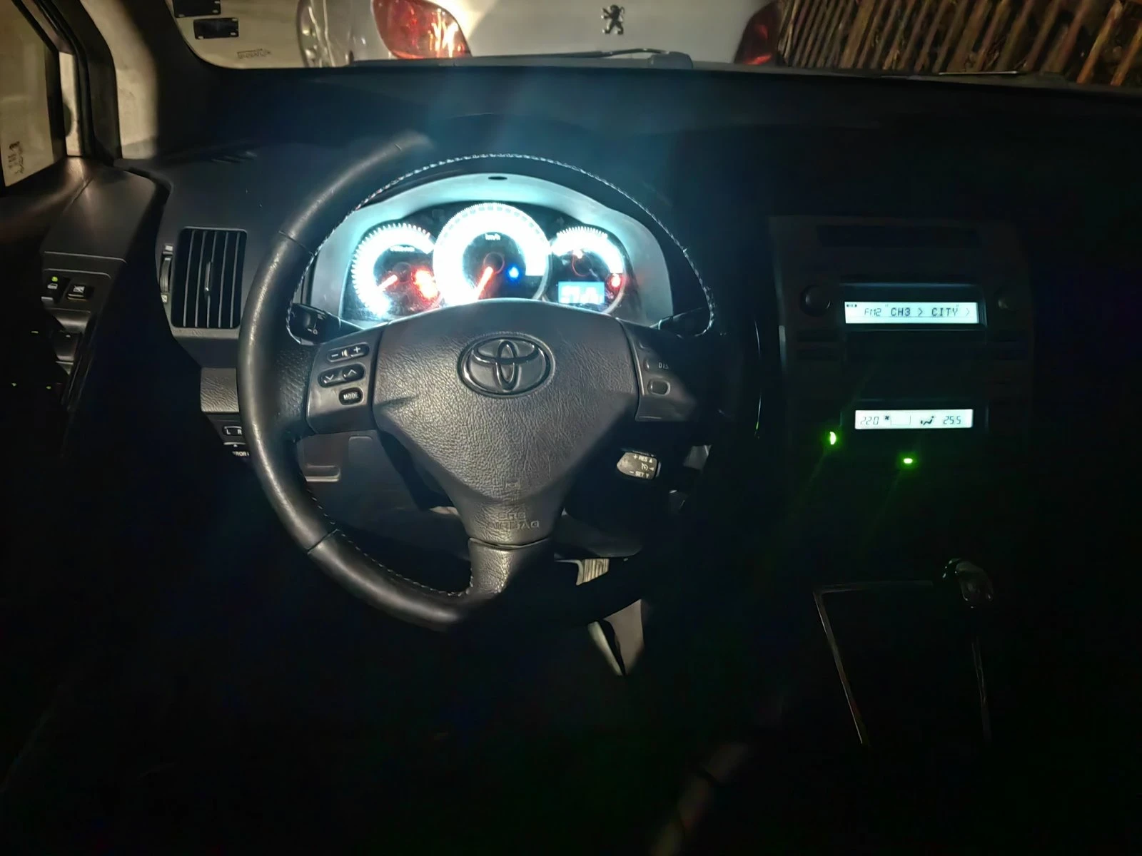 Toyota Corolla verso 2.2 dcat - изображение 4