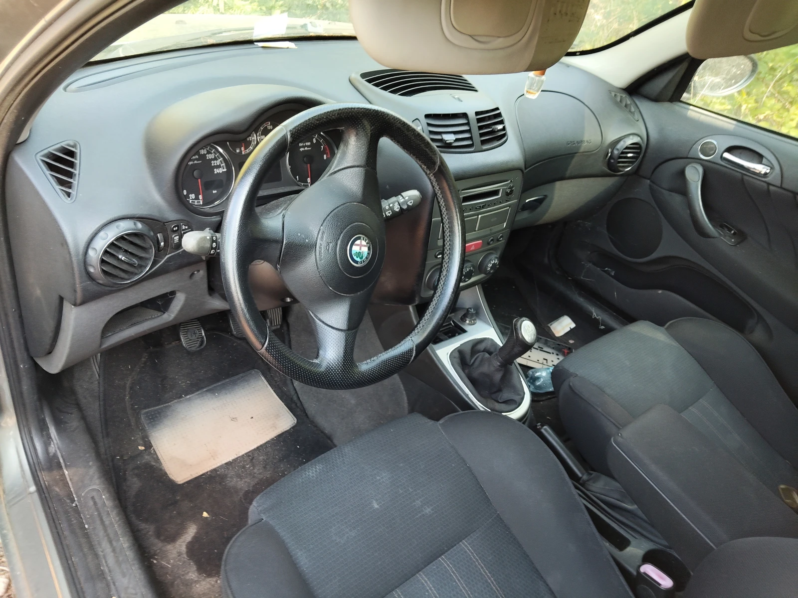 Alfa Romeo 147 1, 6TDI 105ps KLIMA - изображение 5