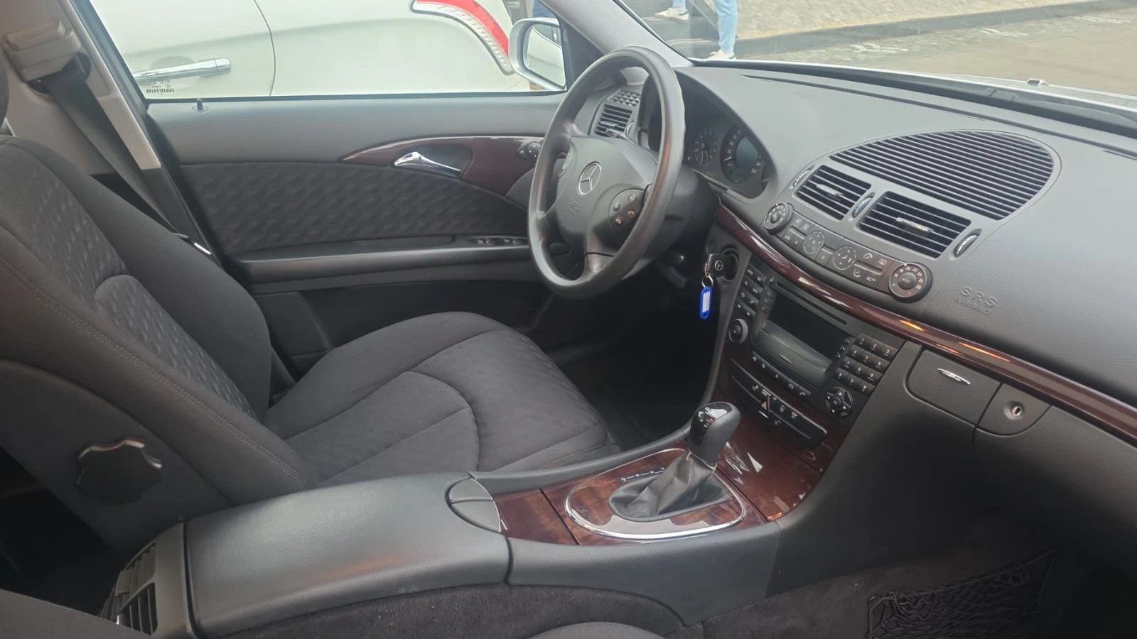 Mercedes-Benz E 220    | Mobile.bg   10