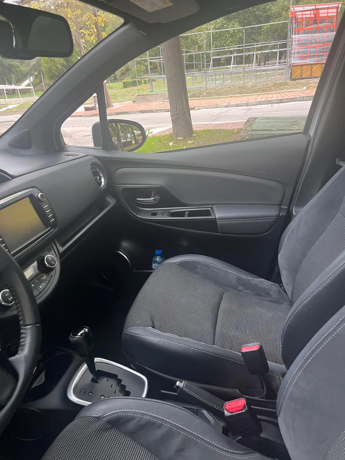 Toyota Yaris 1.5 P HYBRID 5D CHIC / SOL | Mobile.bg � ����������� 11