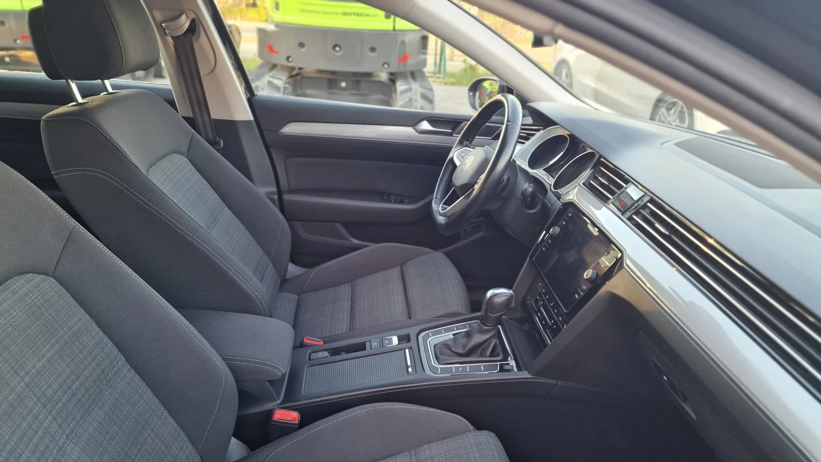 VW Passat 1.5i Evo Busines esition, снимка 13 - Автомобили и джипове - 54436721