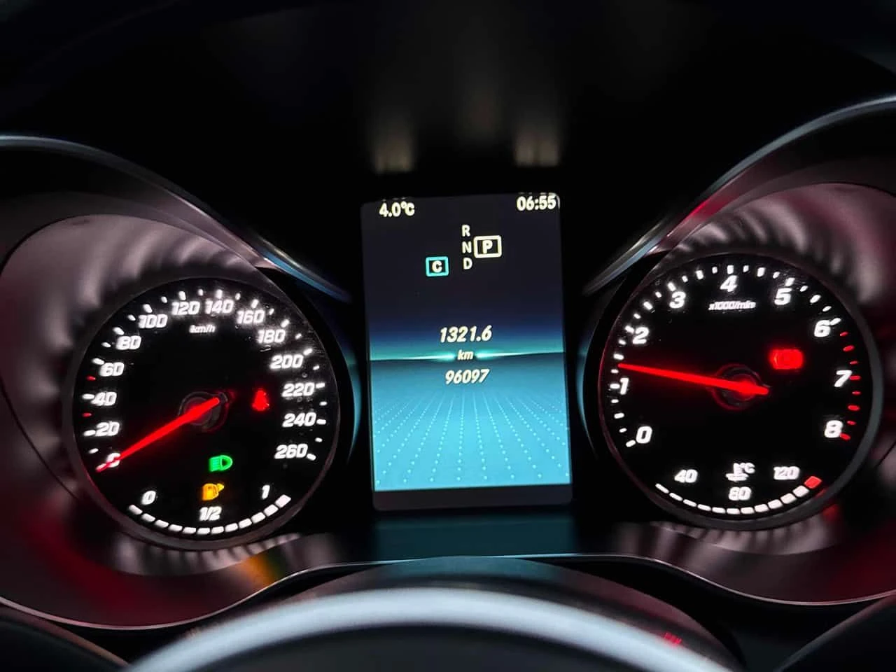 Mercedes-Benz C 300 4MATIC/ПАНОРАМА/ПОДГРЕВИ/360/AMBIENT, снимка 8 - Автомобили и джипове - 54557163