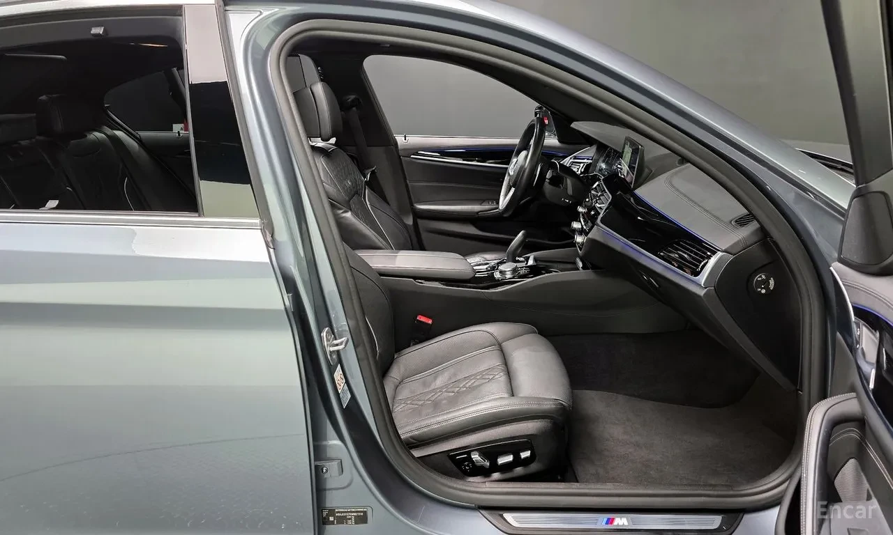 BMW 530 M Sport (G30), снимка 10 - Автомобили и джипове - 54613604