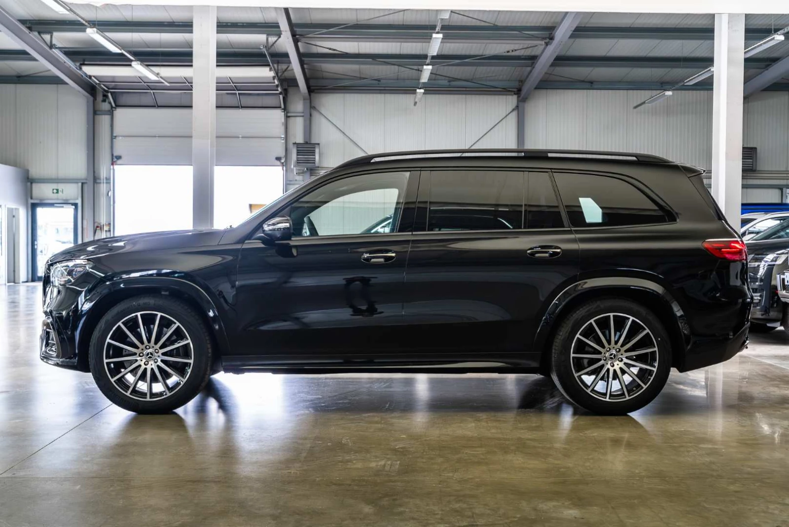 Mercedes-Benz GLS 450 NEW* FACELIFT* * AMG* PANO* BURMESTER* 360* , снимка 3 - Автомобили и джипове - 54638639