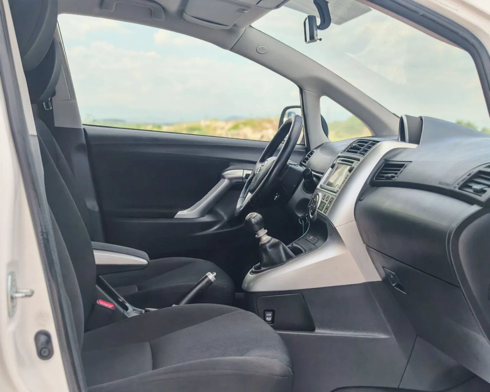 Toyota Verso 2.0 ДИЗЕЛ 126 К.С. УНИКАЛНО СЪСТОЯНИЕ! КАТО НОВА!!, снимка 10 - Автомобили и джипове - 54682828