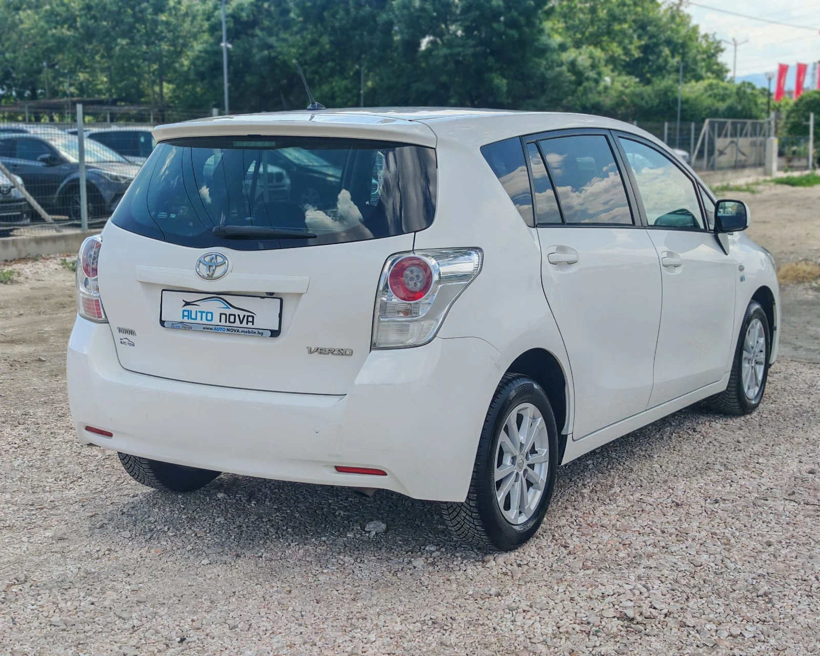 Toyota Verso 2.0 ДИЗЕЛ 126 К.С. УНИКАЛНО СЪСТОЯНИЕ! КАТО НОВА!!, снимка 7 - Автомобили и джипове - 54682828