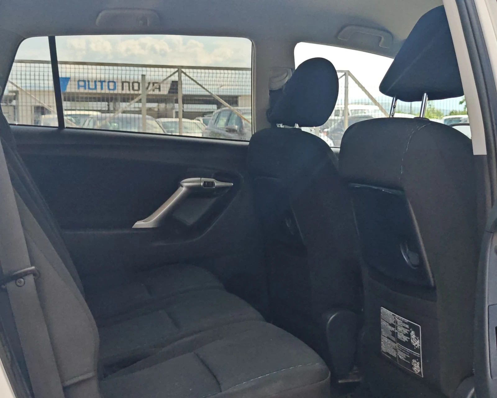 Toyota Verso 2.0 ДИЗЕЛ 126 К.С. УНИКАЛНО СЪСТОЯНИЕ! КАТО НОВА!!, снимка 12 - Автомобили и джипове - 54682828