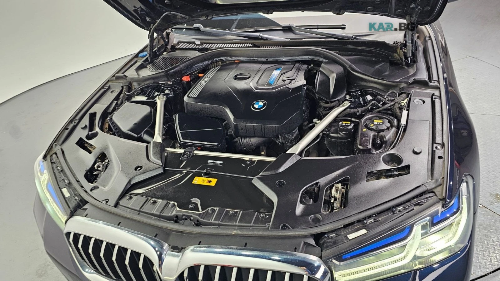 BMW 530E M PKG / DISTRONIC / HARMAN / ОБДУХВАНЕ / HEADUP , снимка 6 - Автомобили и джипове - 54766169