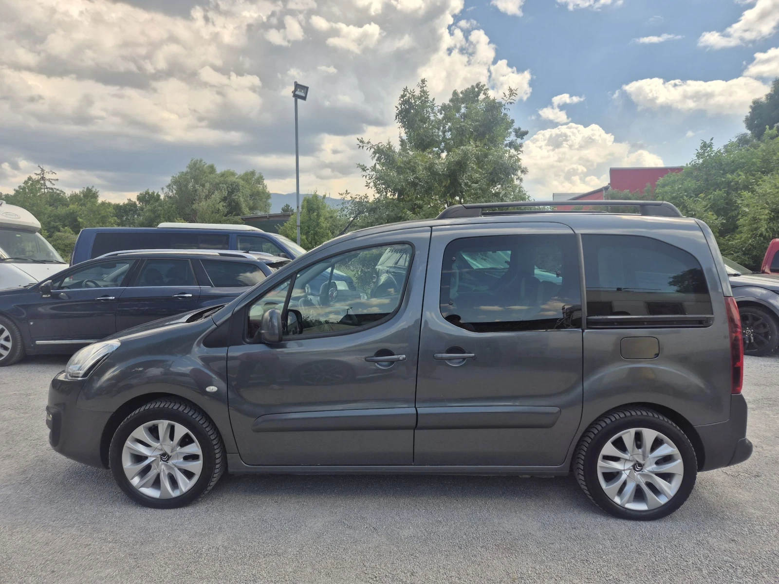 Citroen Berlingo 1.6-HDI/АВТОМАТИК/MULTISPASE, снимка 2 - Автомобили и джипове - 54997557