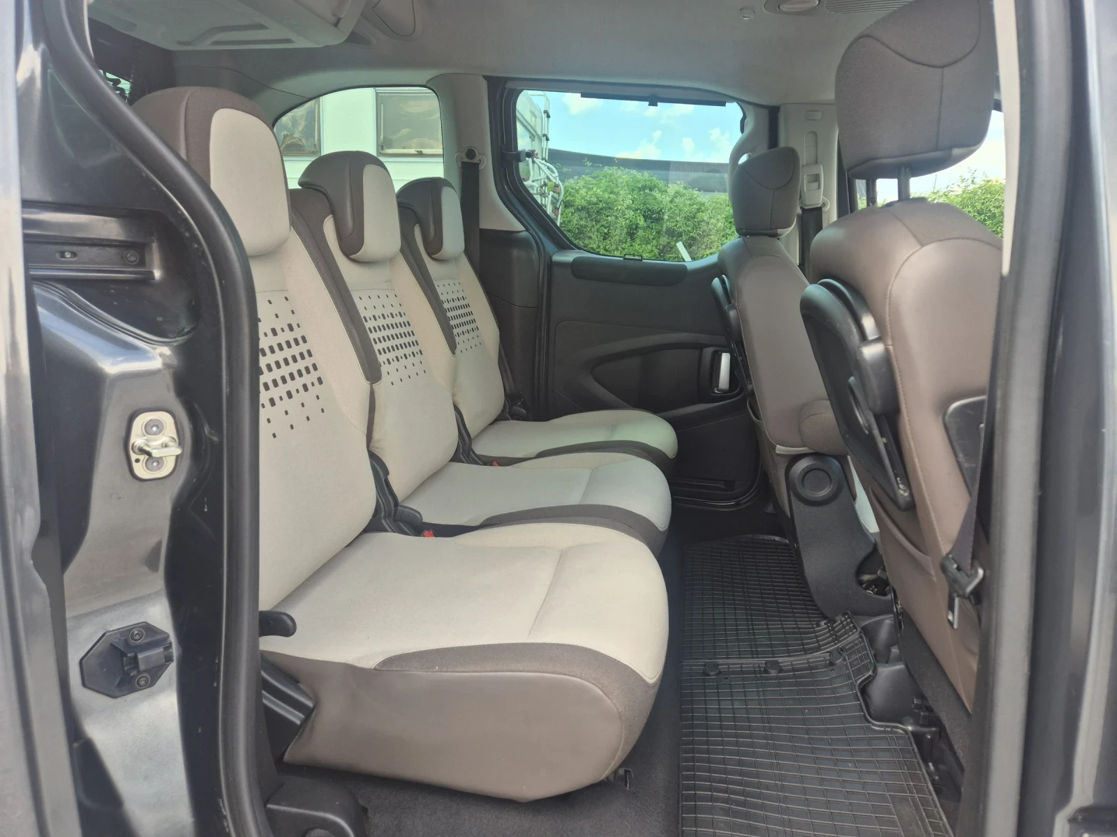 Citroen Berlingo 1.6-HDI/АВТОМАТИК/MULTISPASE, снимка 13 - Автомобили и джипове - 54997557