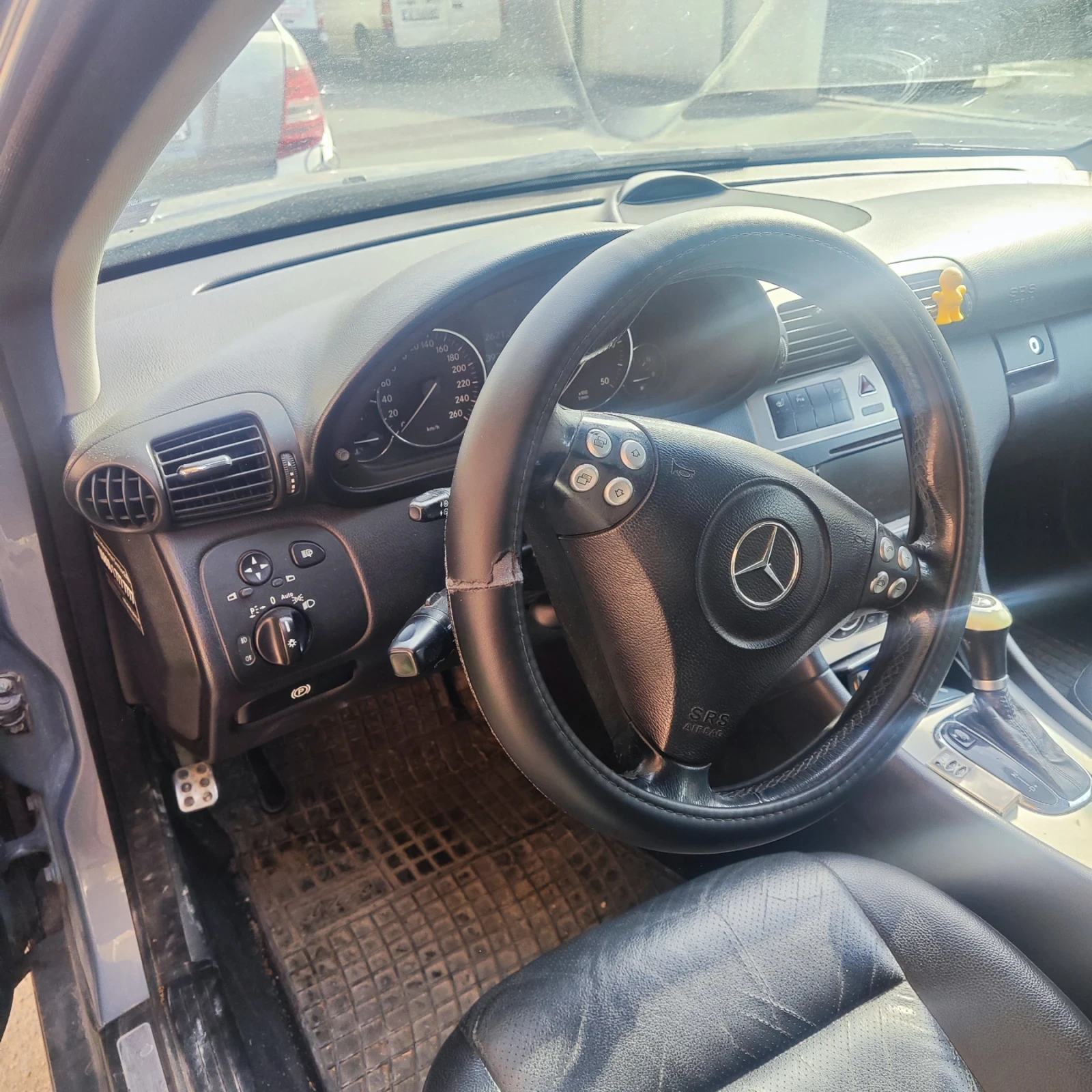 Mercedes-Benz C 220, снимка 11 - Автомобили и джипове - 55180426