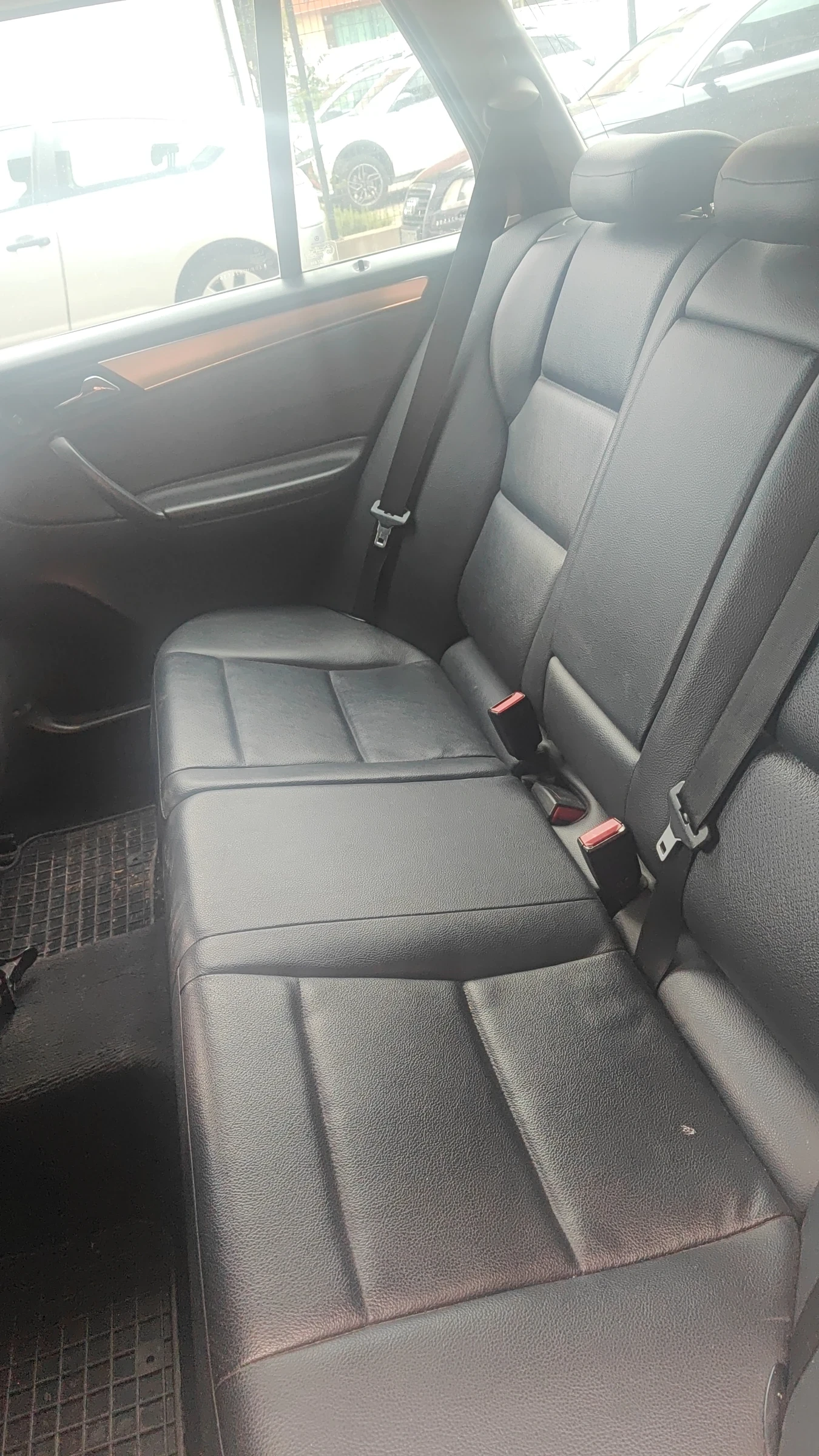Mercedes-Benz C 220, снимка 2 - Автомобили и джипове - 55180426