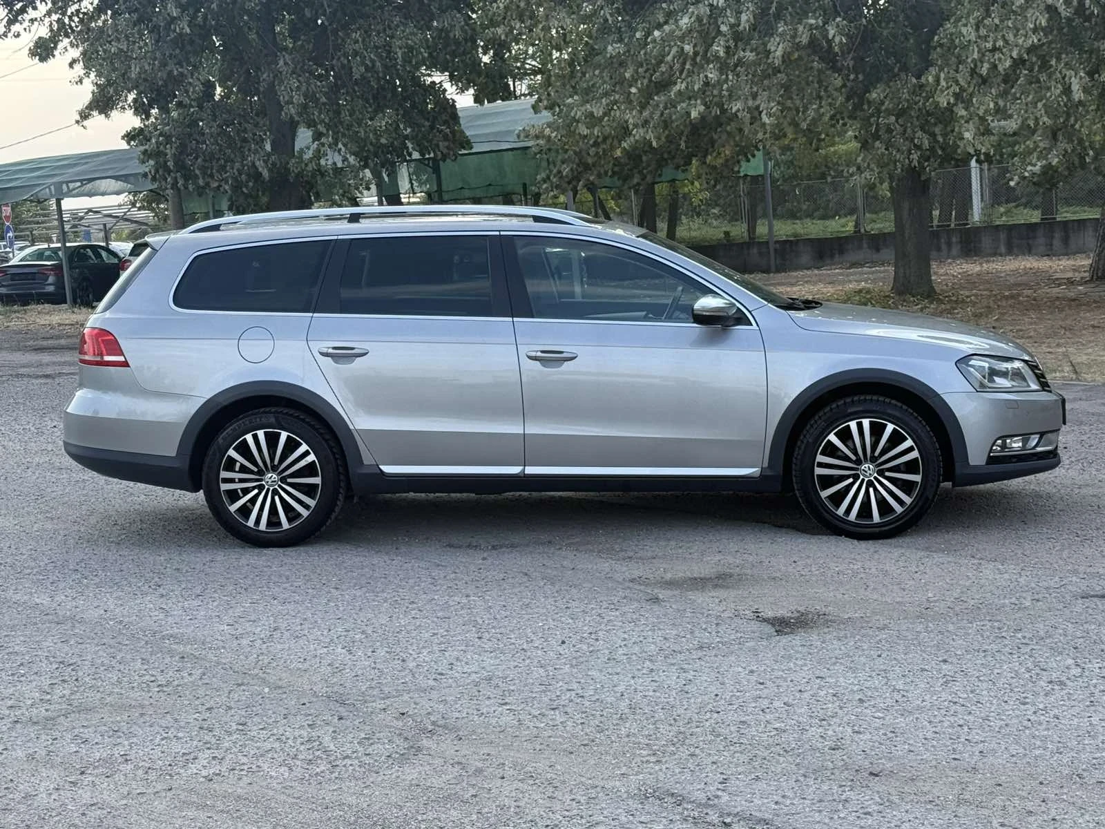 VW Passat 2.0 tdi Alltrack 4x4, снимка 6 - Автомобили и джипове - 55657695