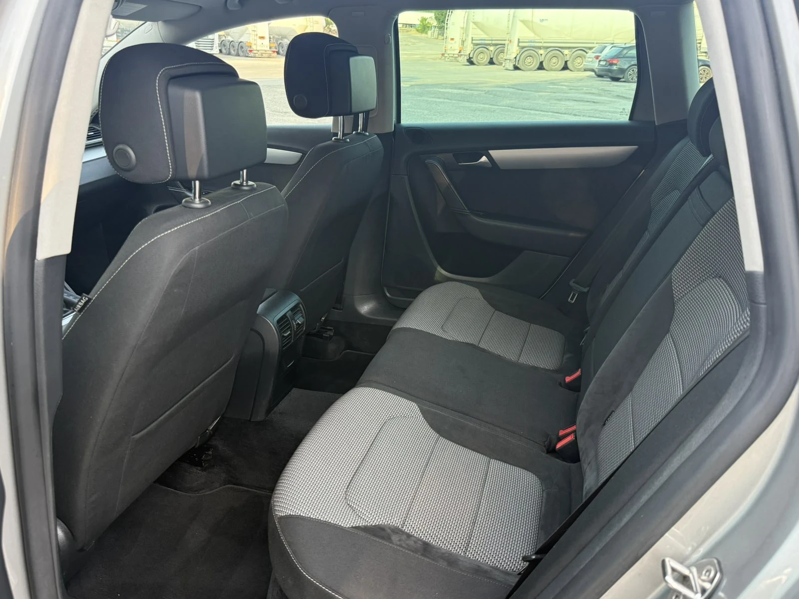 VW Passat 2.0 tdi Alltrack 4x4, снимка 13 - Автомобили и джипове - 55657695