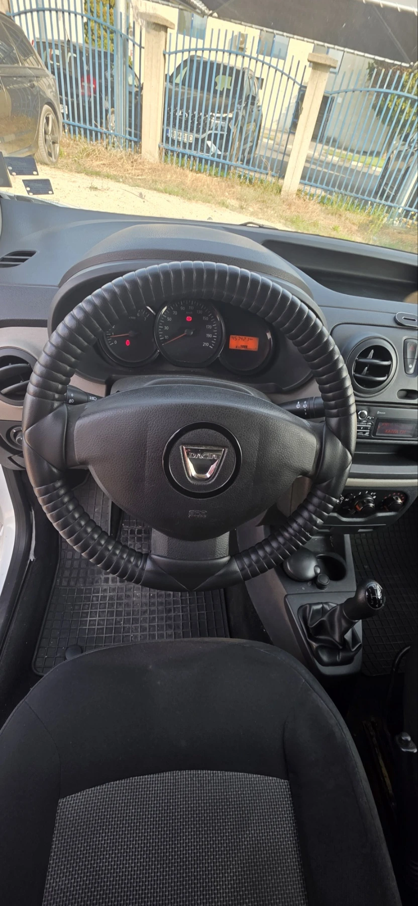 Dacia Dokker 1.5 d, снимка 7 - Автомобили и джипове - 55783630