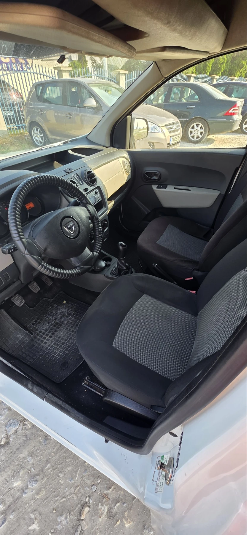 Dacia Dokker 1.5 d, снимка 8 - Автомобили и джипове - 55783630