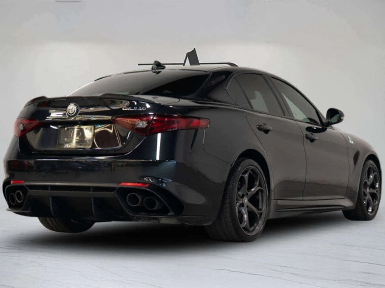 Alfa Romeo Giulia 2.9 V6 Bi Turbo QUADRIFOGLIO | CARBON TRIM  CARFAX | Mobile.bg � ����������� 3