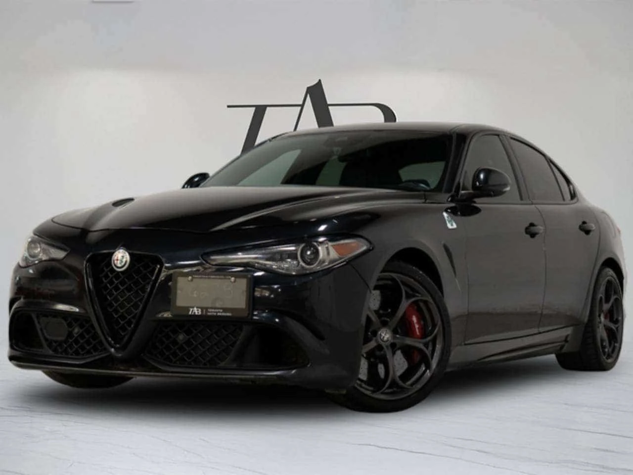 Alfa Romeo Giulia 2.9 V6 Bi Turbo QUADRIFOGLIO | CARBON TRIM  CARFAX | Mobile.bg � ����������� 2