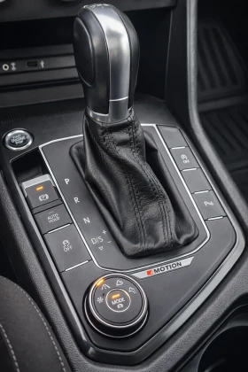 VW Tiguan 2.0 TDI/4motion/DSG/Digital/Pano/Distronic, снимка 14