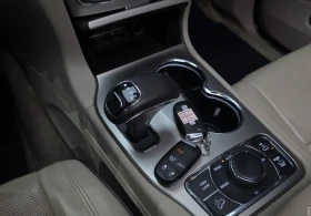 Jeep Grand cherokee OVERLAND* КОЖА* ПОДГРЕВ* ОБДУХВАНЕ* КАМЕРА* НАВИ* , снимка 10