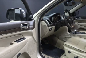 Jeep Grand cherokee OVERLAND* КОЖА* ПОДГРЕВ* ОБДУХВАНЕ* КАМЕРА* НАВИ* , снимка 11