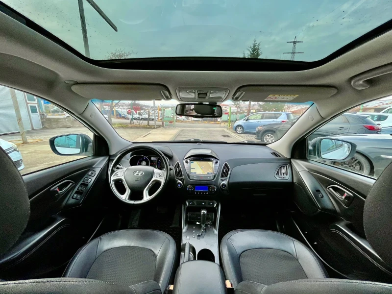 Hyundai IX35 2.0 CRDI 4x4 automatic * Navi* Panorama* Xpossible, снимка 8 - Автомобили и джипове - 48360559