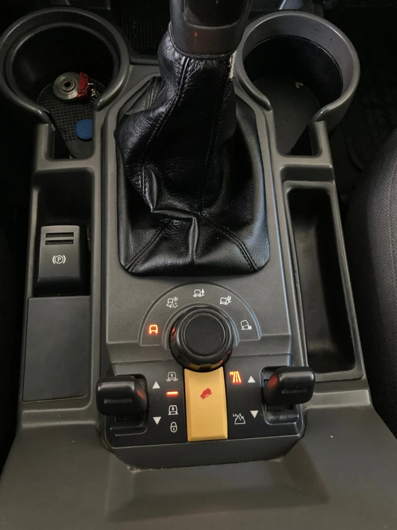 Land Rover Discovery, снимка 2 - Автомобили и джипове - 51820854