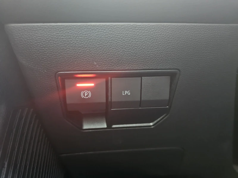 Dacia Duster 1.0 TCe 100 LPG, снимка 13 - Автомобили и джипове - 53196057