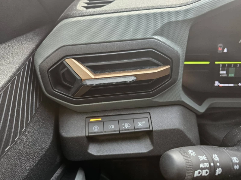 Dacia Duster 1.0 TCe 100 LPG, снимка 12 - Автомобили и джипове - 53196057