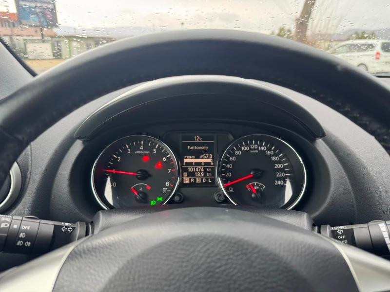 Nissan Qashqai 1.6 16 v Avtomatik , снимка 13 - Автомобили и джипове - 53383401